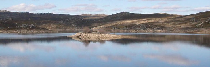 Barragem está «cheia e a transbordar»