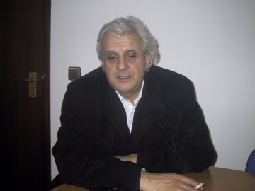 Seguido de Luis Vaz