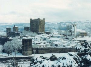 Igrejas, castelos e sítios