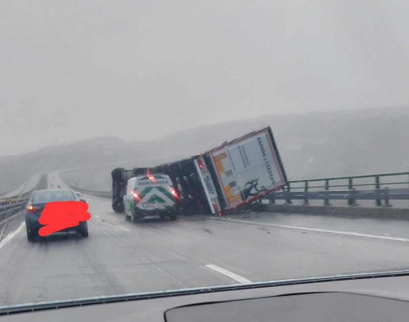 Vento forte obriga ao corte da A24 entre Vila Pouca de Aguiar e Vila Real